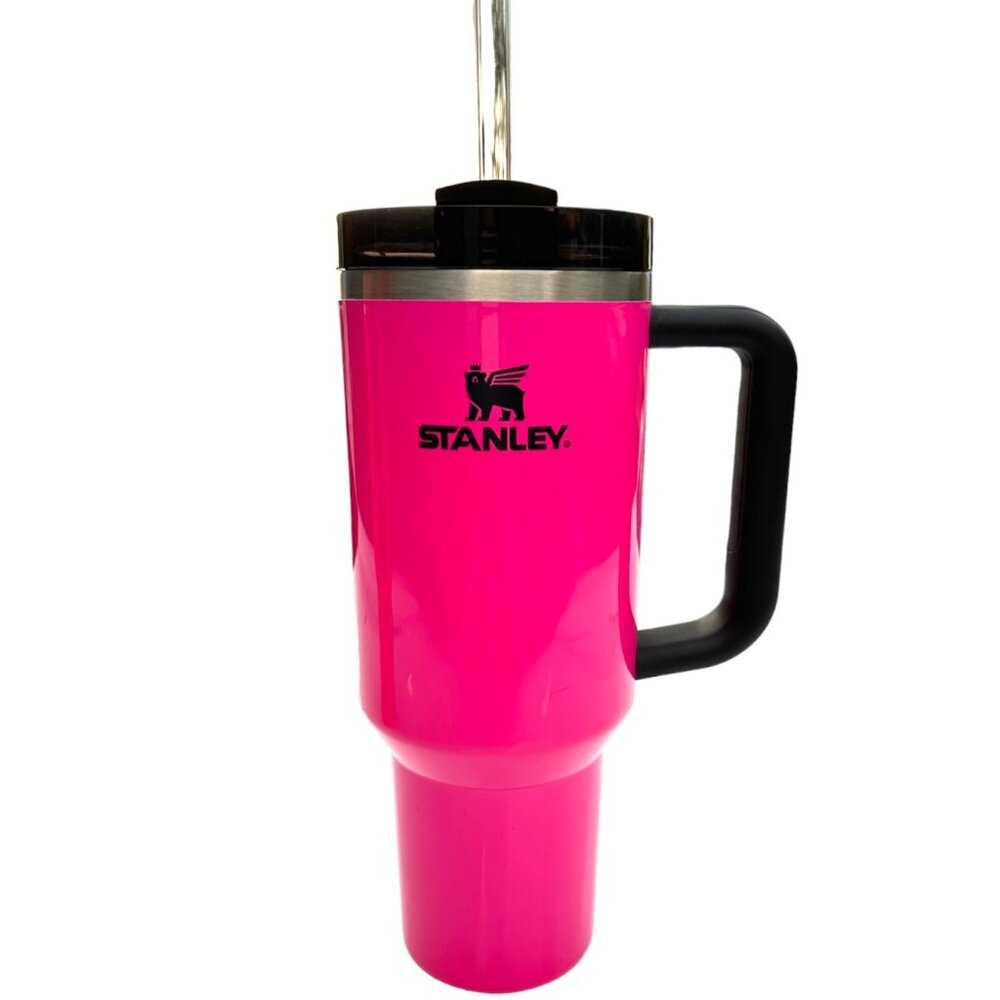 STANLEY 40oz. FLOWSTATE QUENCHER - ELECTRIC PINK